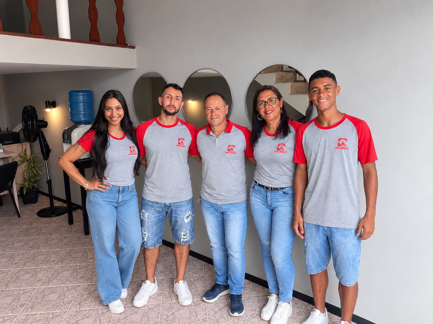 Família e equipe da Vidraçaria Dom Angelo juntos